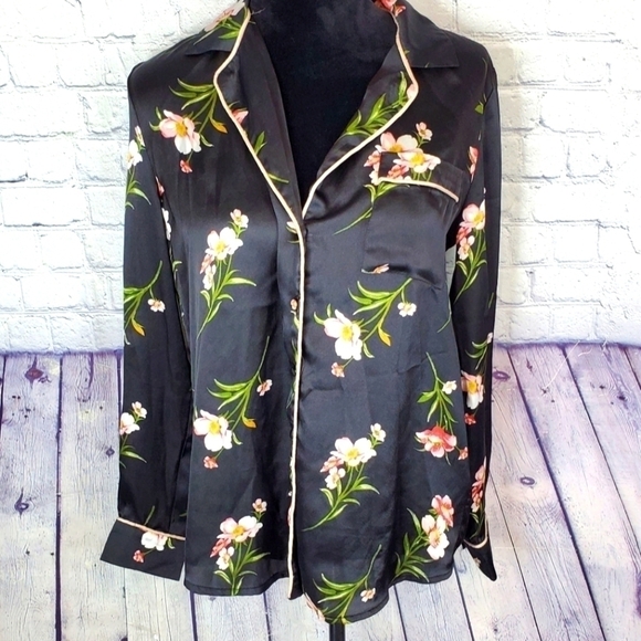 SATINY Loungewear Long-Sleeved Floral Top in Small - Picture 1 of 10
